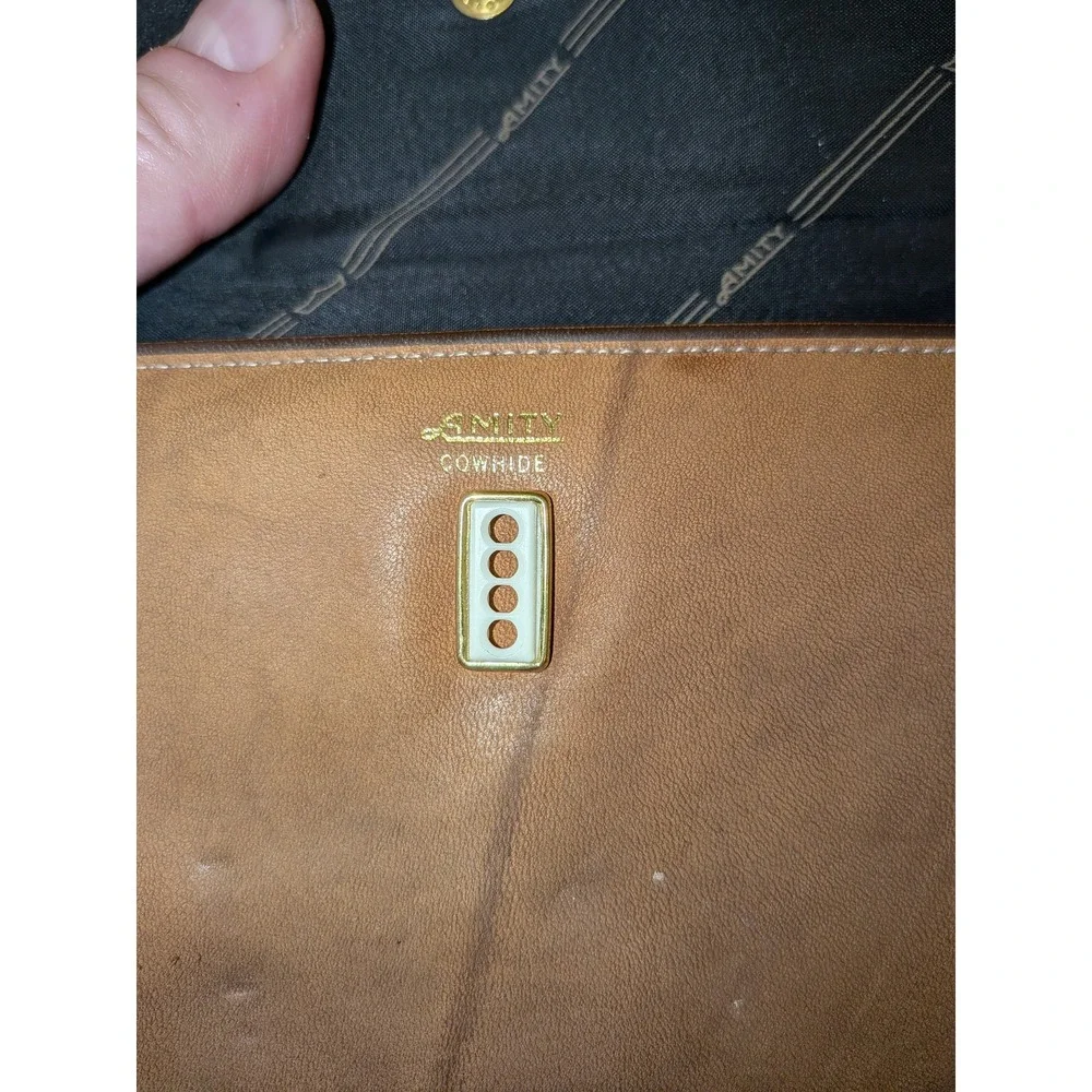 Amity vintage trifold